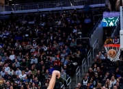 米兰体育娱乐-包含黄蜂队在加时赛中惜败雄鹿队，遗憾失利的词条