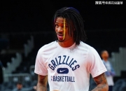 米兰体育链接-罗马队取得意外胜利，提前锁定季后赛名额