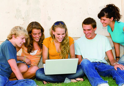 澳大利亚选手在比赛中惊艳全场——力量与优雅的完美瞬间