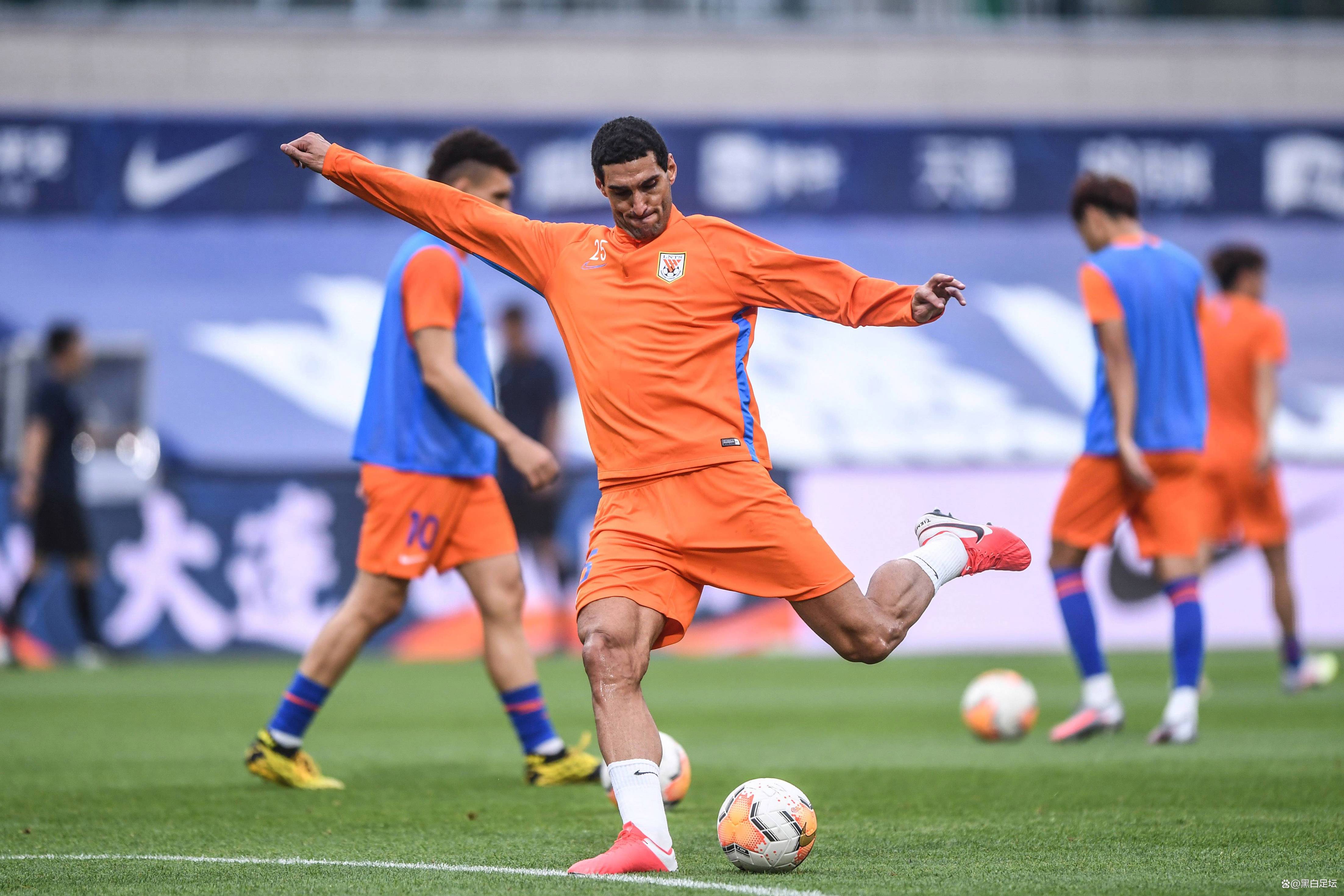 山东泰山在欧洲杯中打出高光操作，被誉为全场沸腾的简单介绍