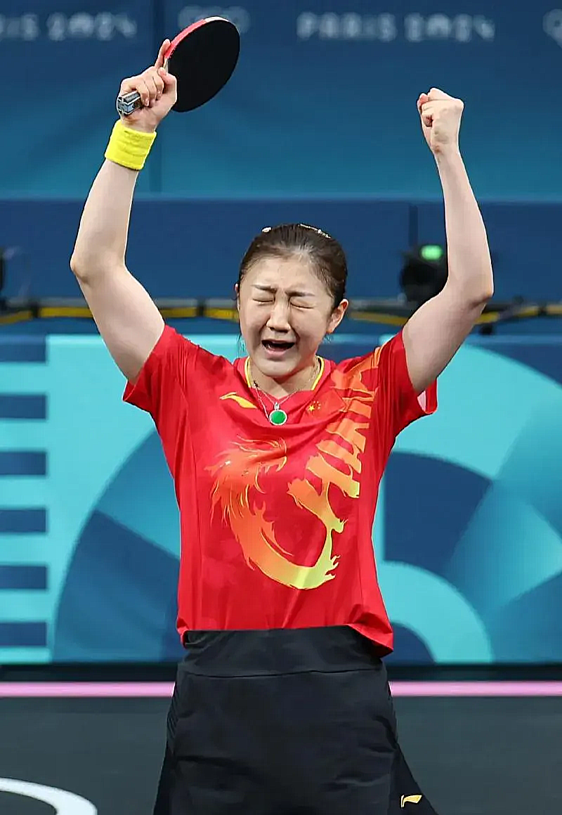 赛场万众瞩目，明星选手夺魁风头的简单介绍