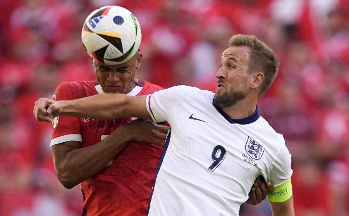 包含荷兰闯入四强，德尚领军创造历史的词条