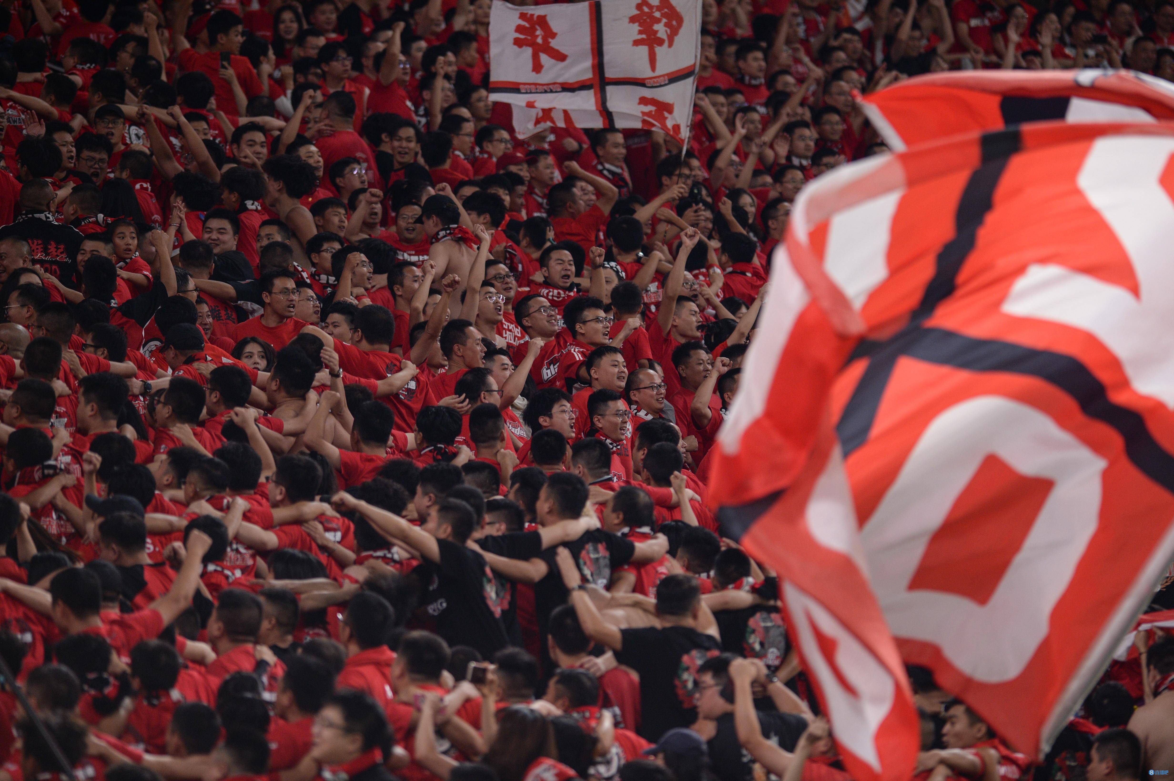 华特福德与南安普顿的精彩比赛火爆上演的简单介绍