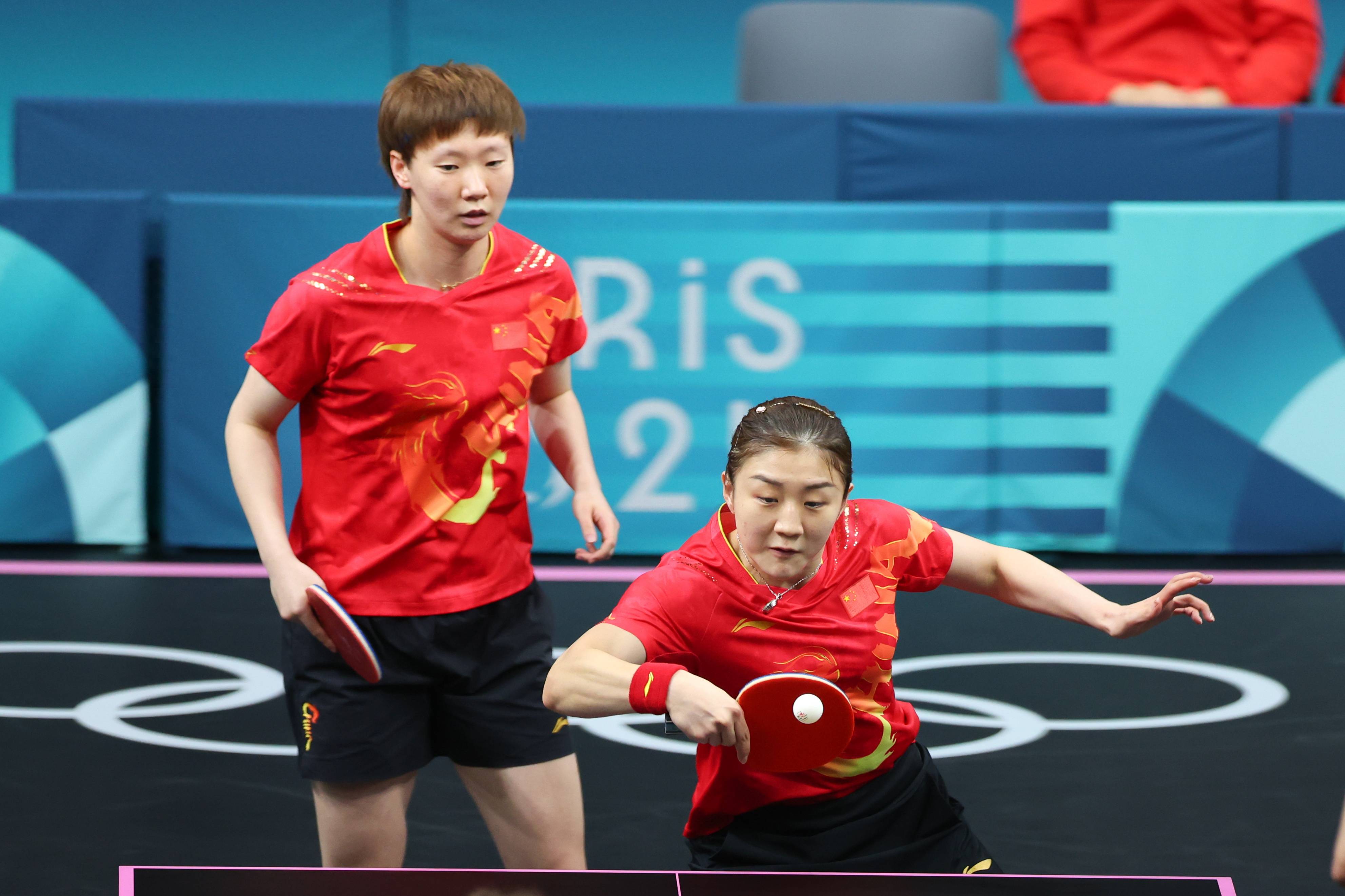 中国队最终获得胜利，成功晋级半决赛