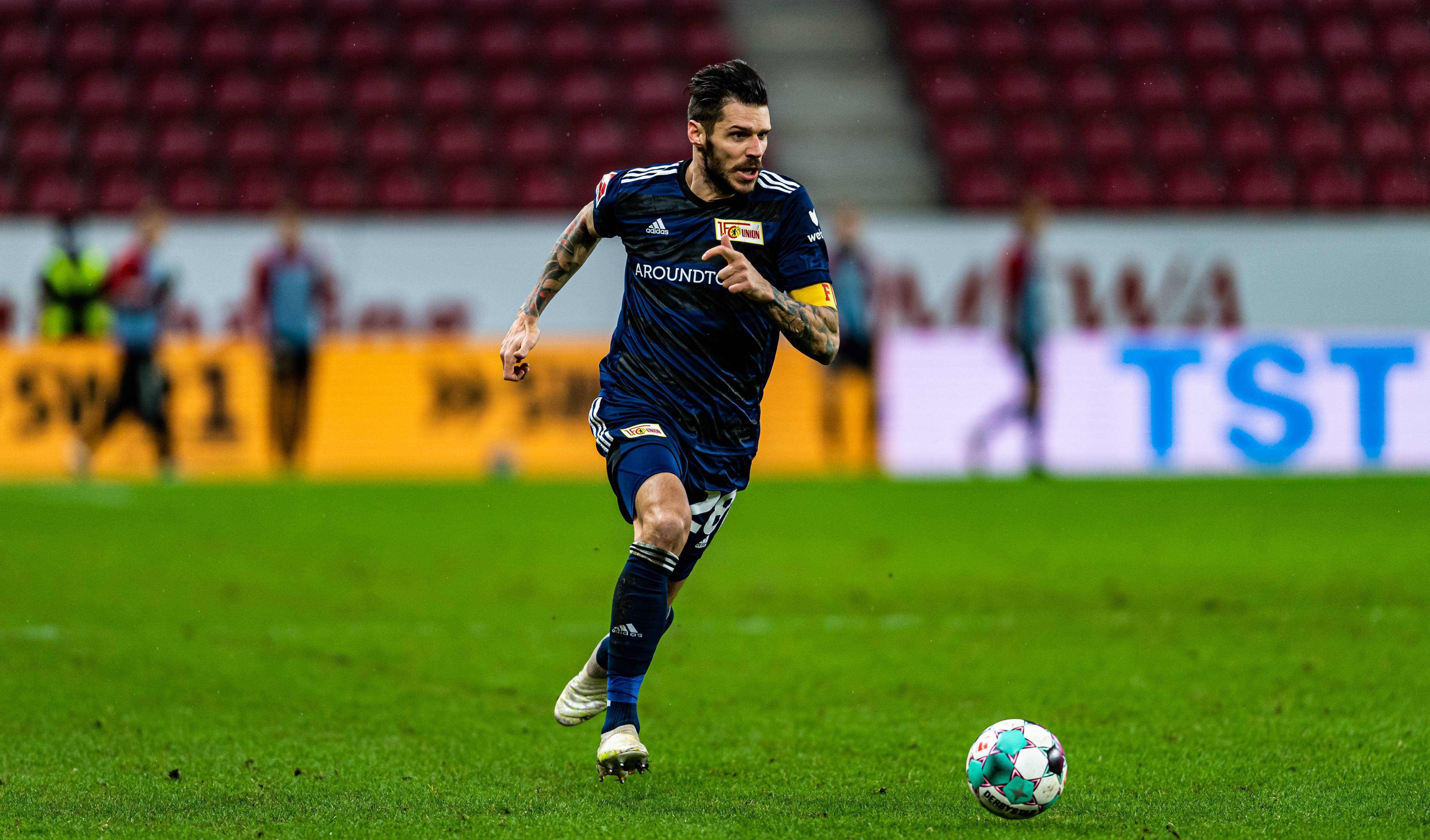 包含柏林赫塔豪取多特蒙德，誓言必胜的词条