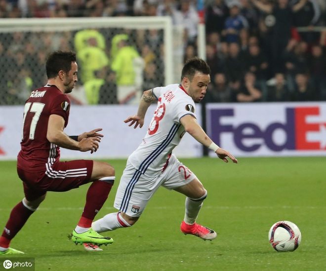 包含里昂主场逆转战平雷恩，保持不败不败态势的词条