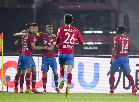 河南建业主场大胜，稳固中游位置