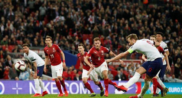 关于捷克队在比赛中展现出色表现，战胜对手的信息