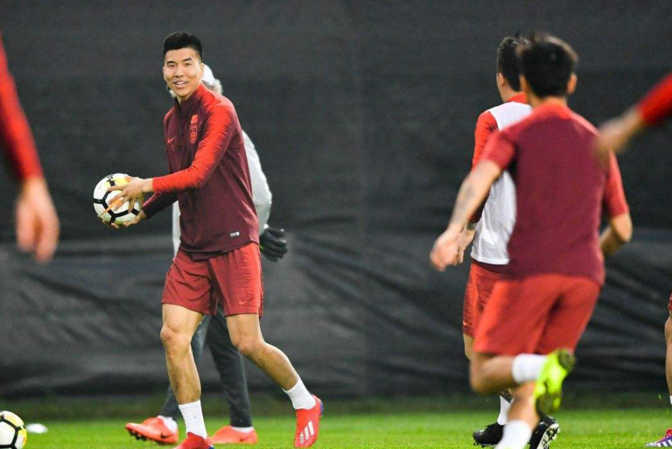 中国男足备战世预赛，李铁担忧伤病问题