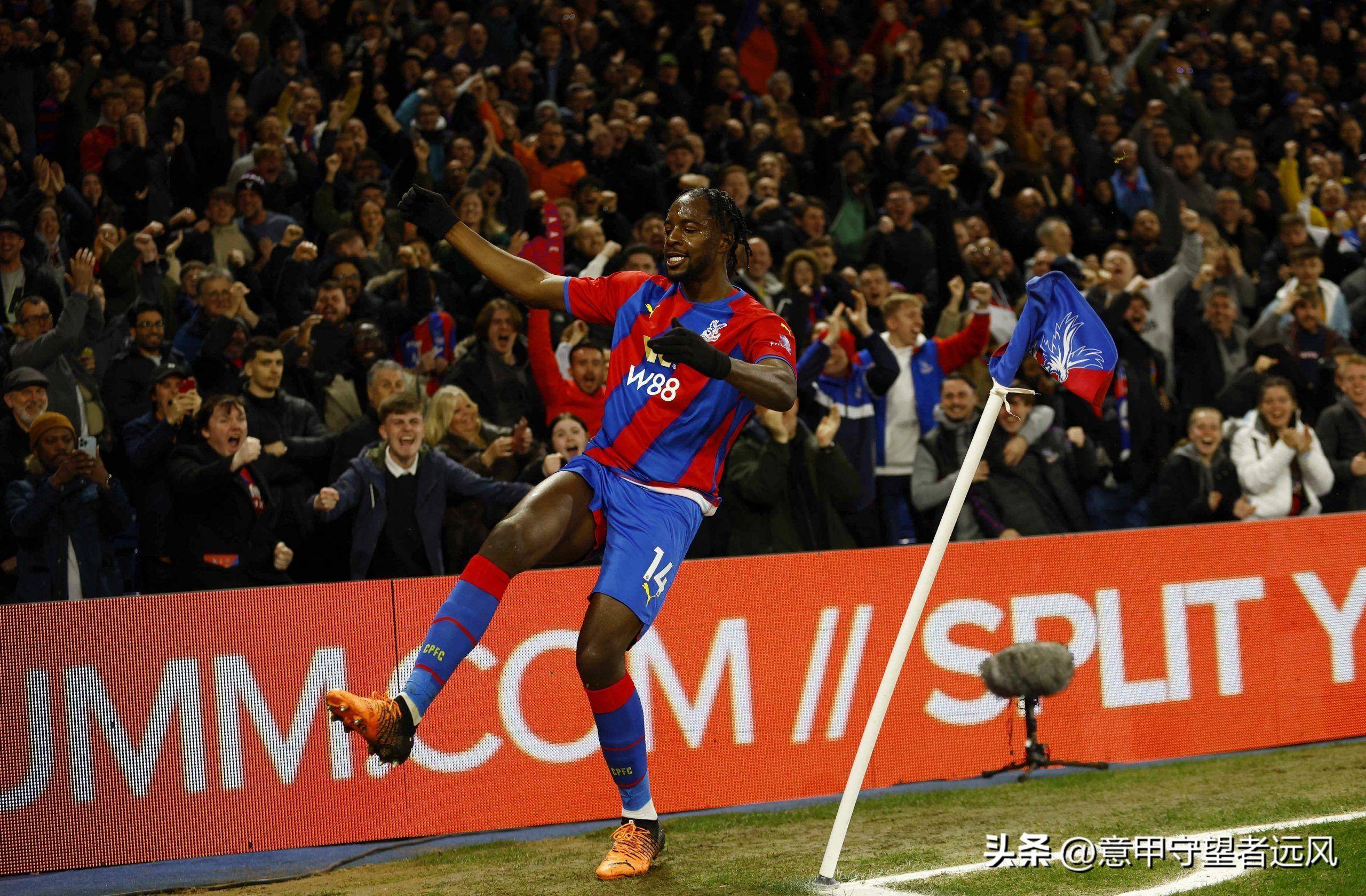 曼联客场逆转水晶宫，保住前四席位的简单介绍