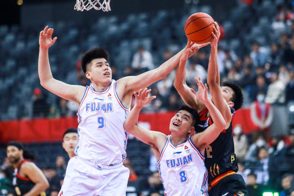 深圳主场击败山西，反击取胜