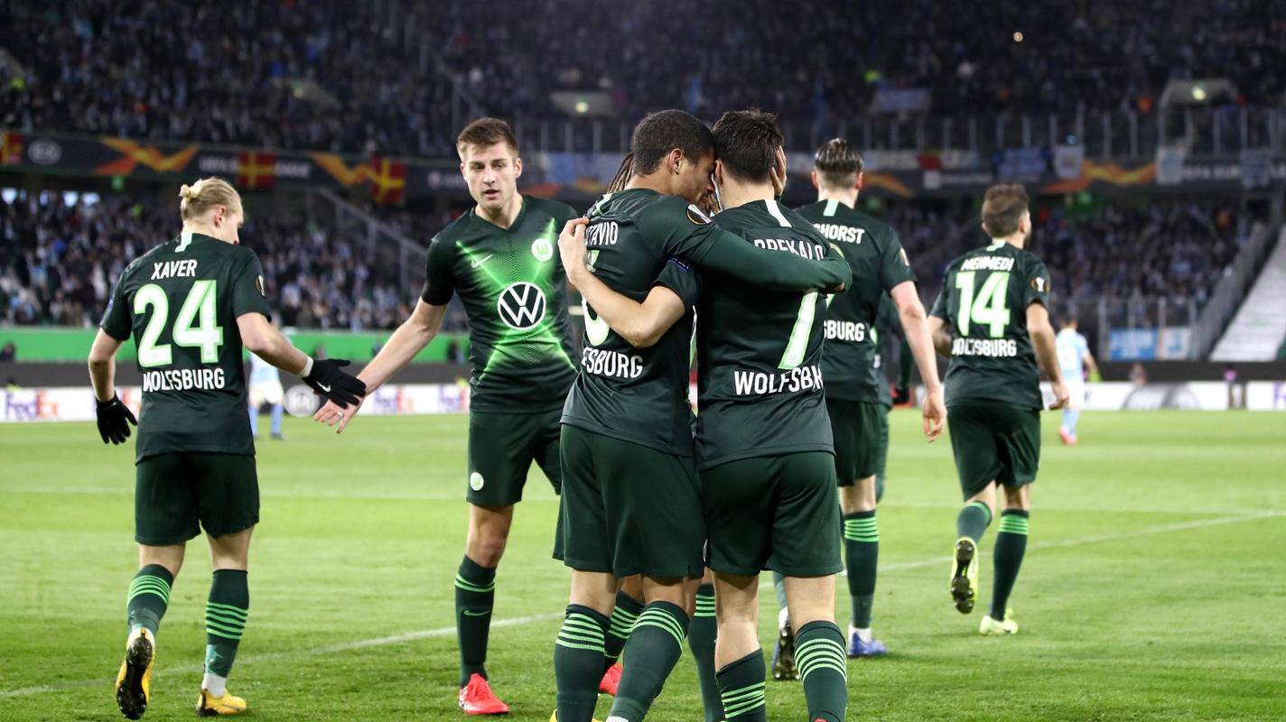 包含沃尔夫斯堡：集体努力，创造德甲传奇的词条