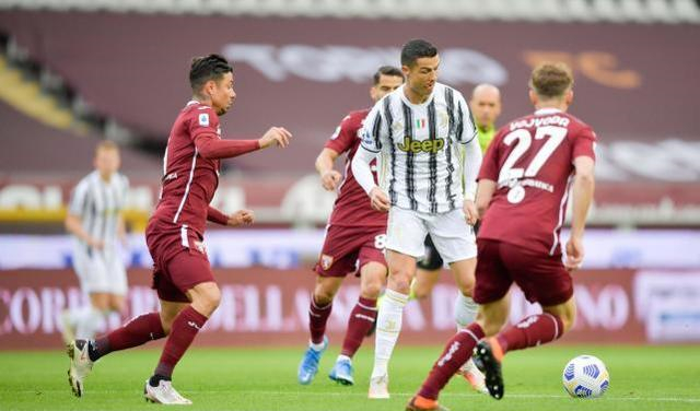 包含克罗托内中场联手取胜，球队豪取三分的词条