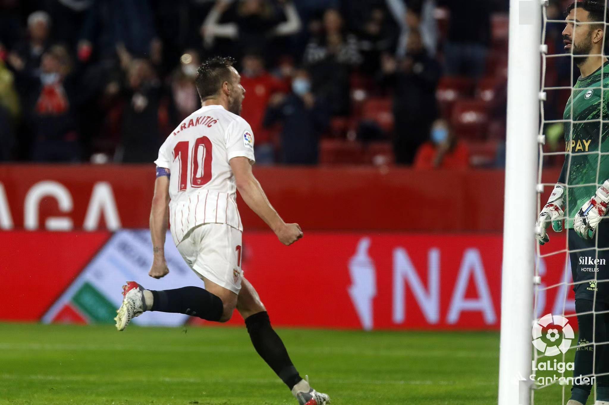 俄罗斯劲旅客场取胜，巩固积分榜前列位置