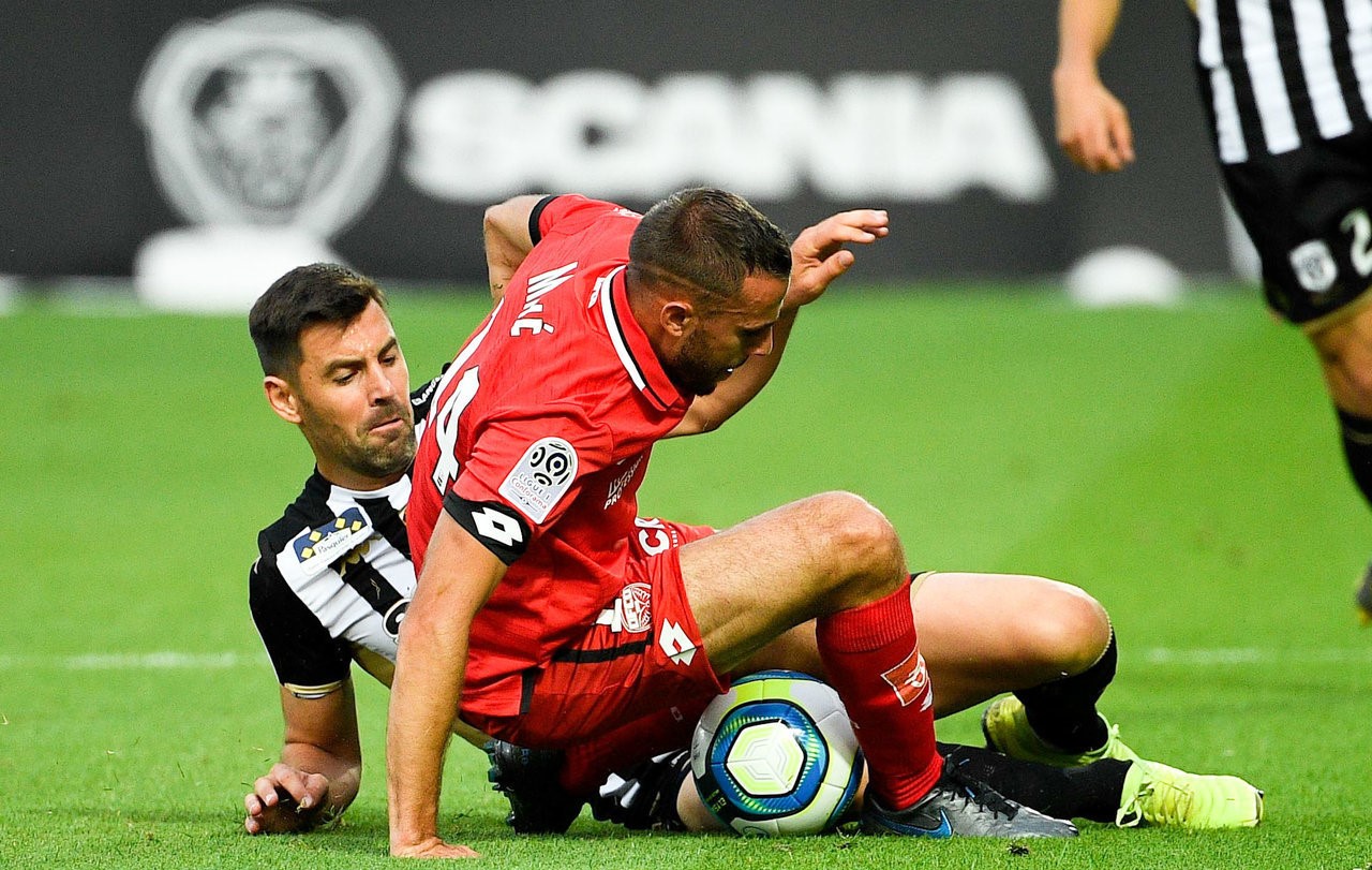 亚眠遭遇客场失利，战绩蒙受打击的简单介绍