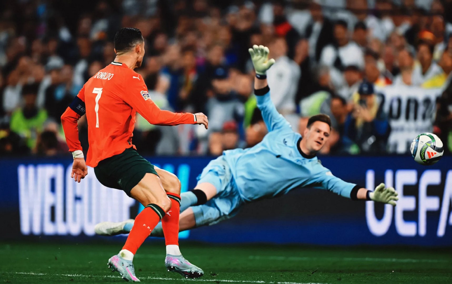 包含葡萄牙迎战克罗地亚，欧锦赛预选比赛首秀的词条