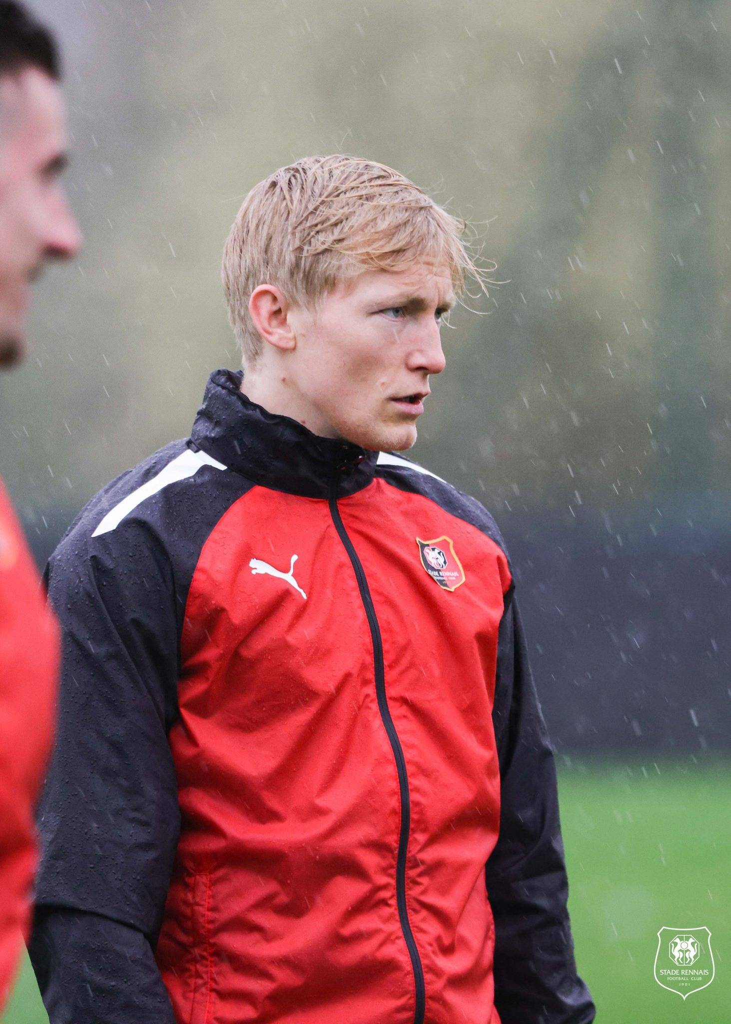 雷恩客场挺进，通过关键战役