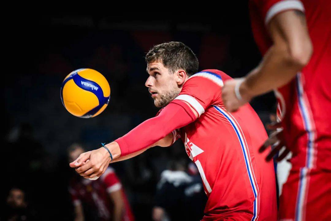 乌克兰选手表现亮眼，法国队勉强晋级